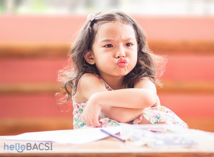 子供のADHD（注意欠如・多動症）とは？日本の専門医が教える症状・診断・治療法・親のサポート全知識
